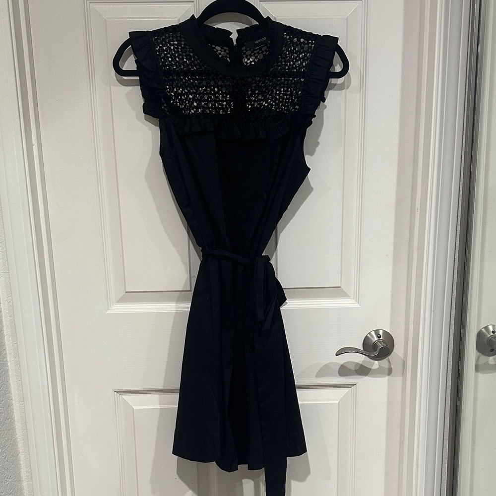 Vertigo Paris Elegant Black crocheted top short Dress